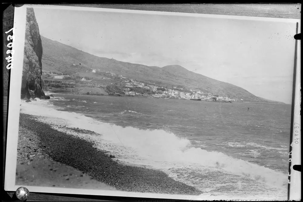 Vista parcia de Santa Cruz de La Palma desde Bajamar.